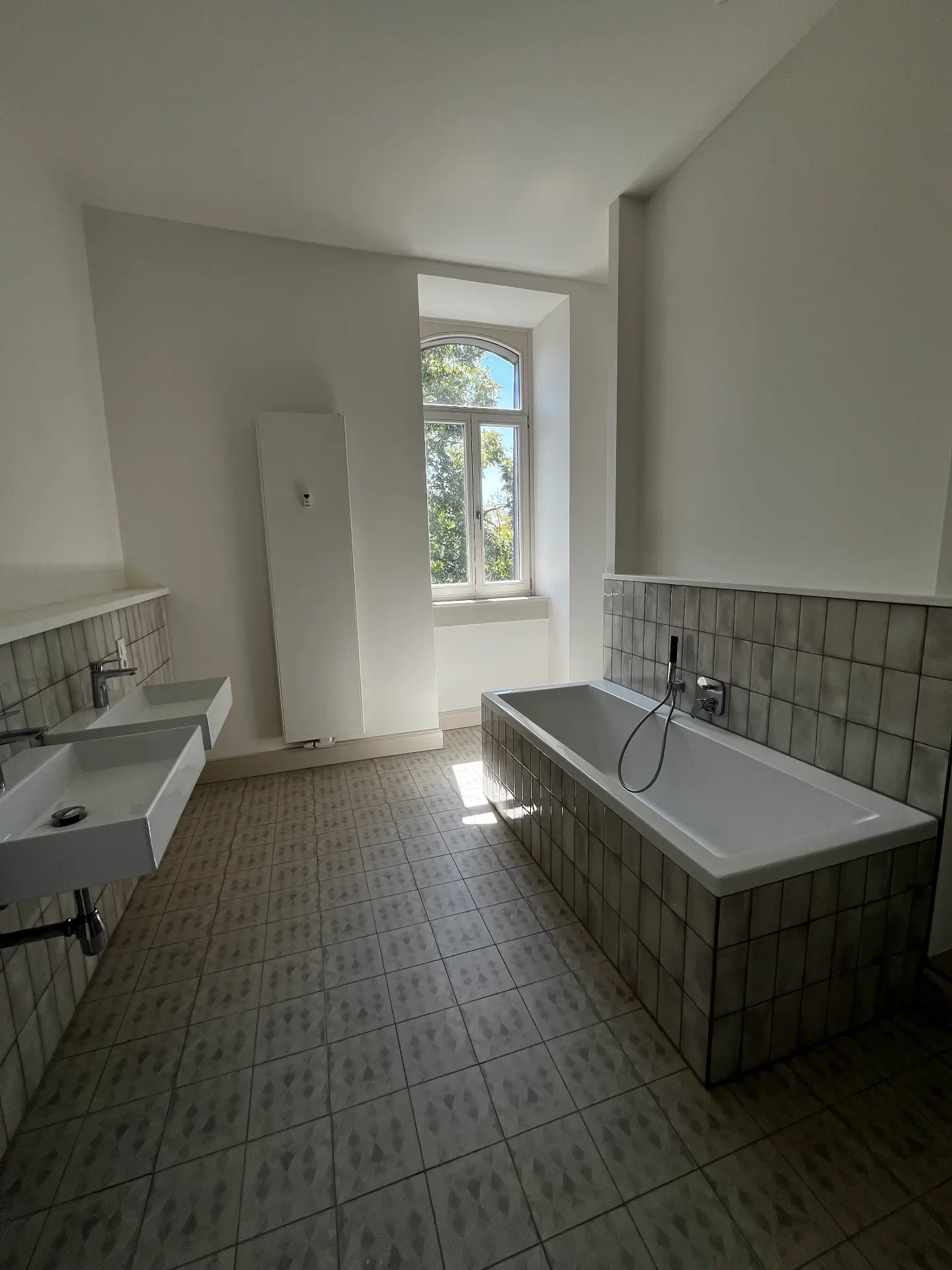 Renovated penthouse with balcony and roof terrace – thumbnail 8