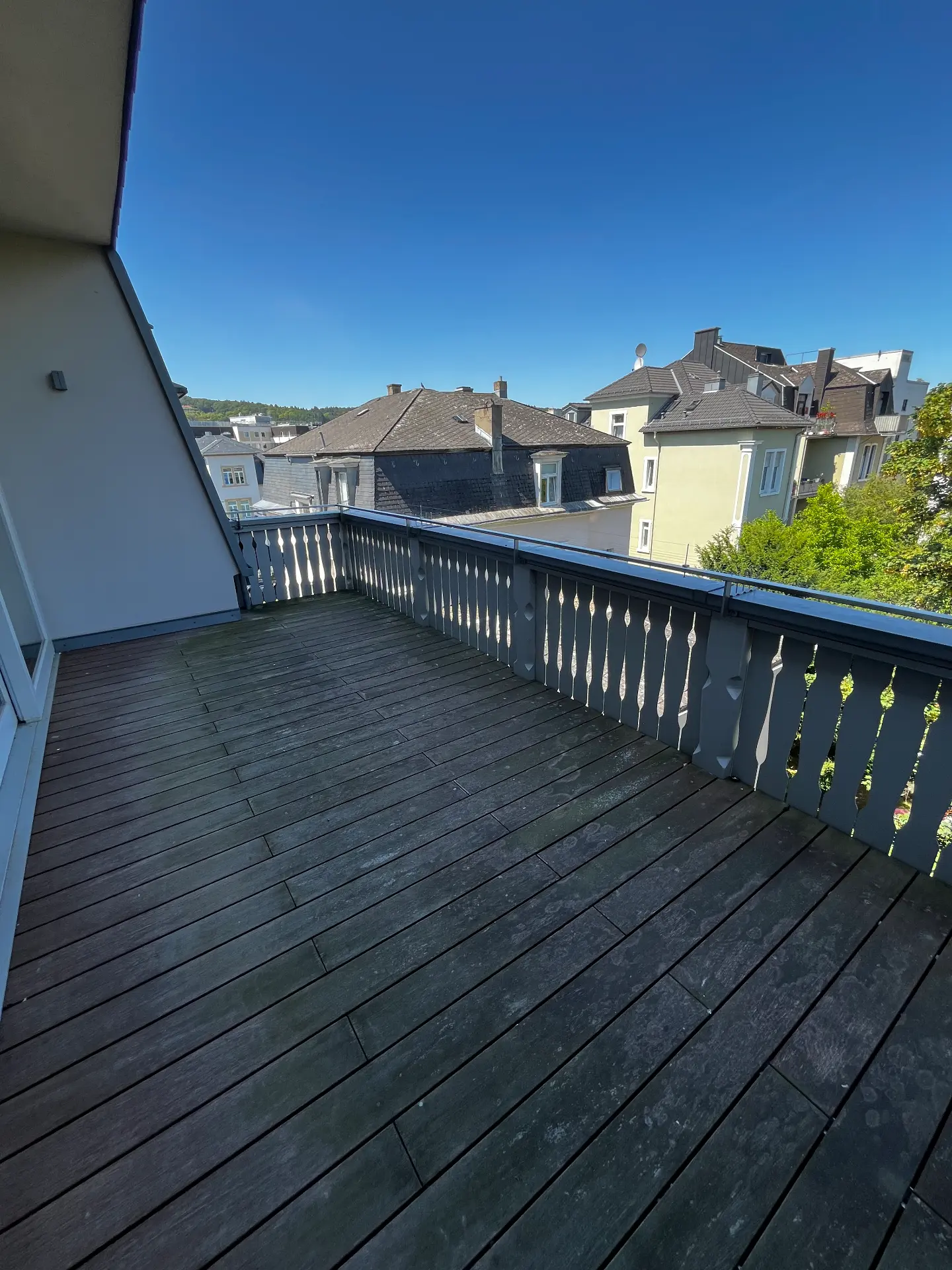 Renovated penthouse with balcony and roof terrace – thumbnail 9