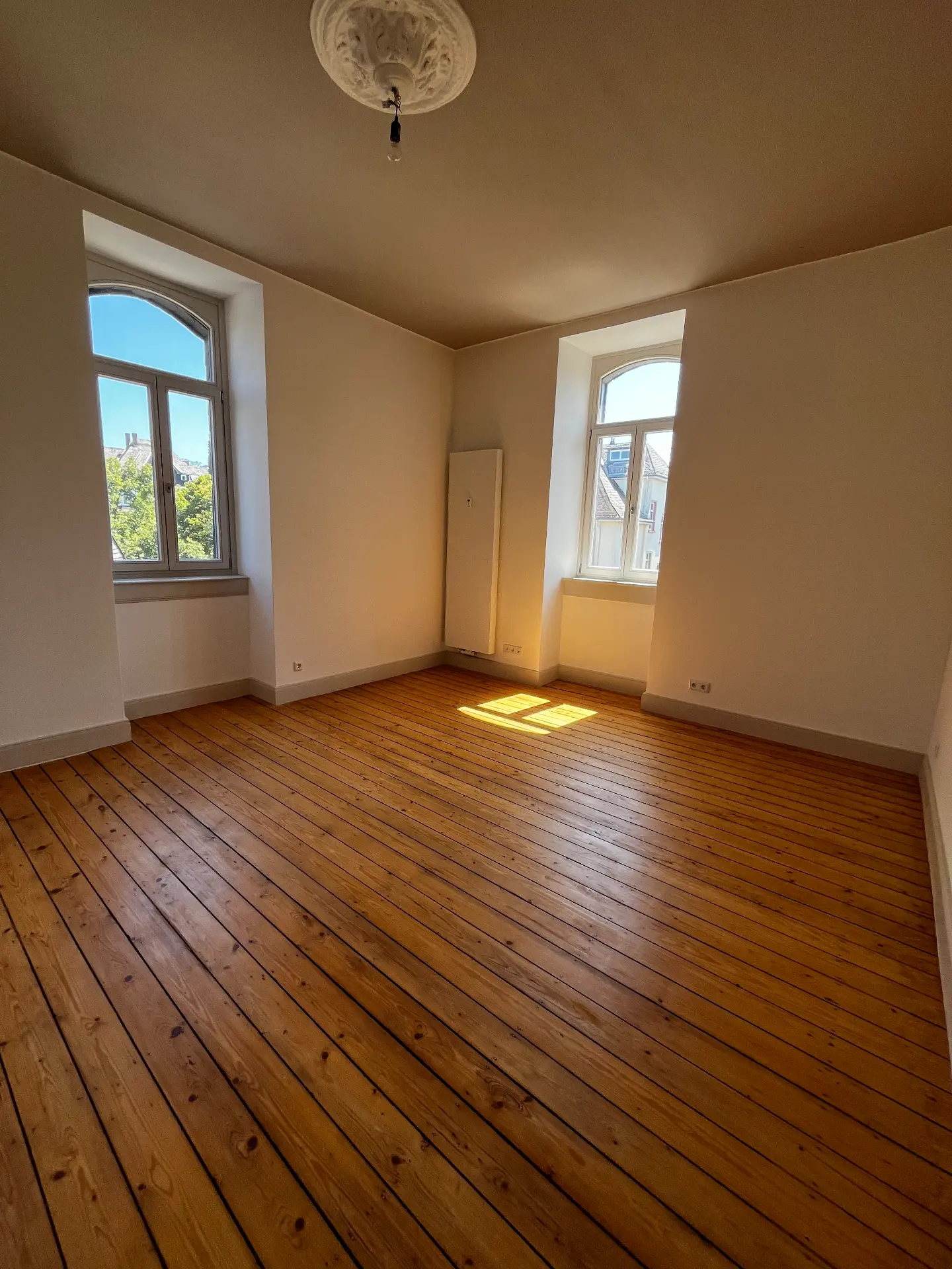 Renovated penthouse with balcony and roof terrace – thumbnail 6