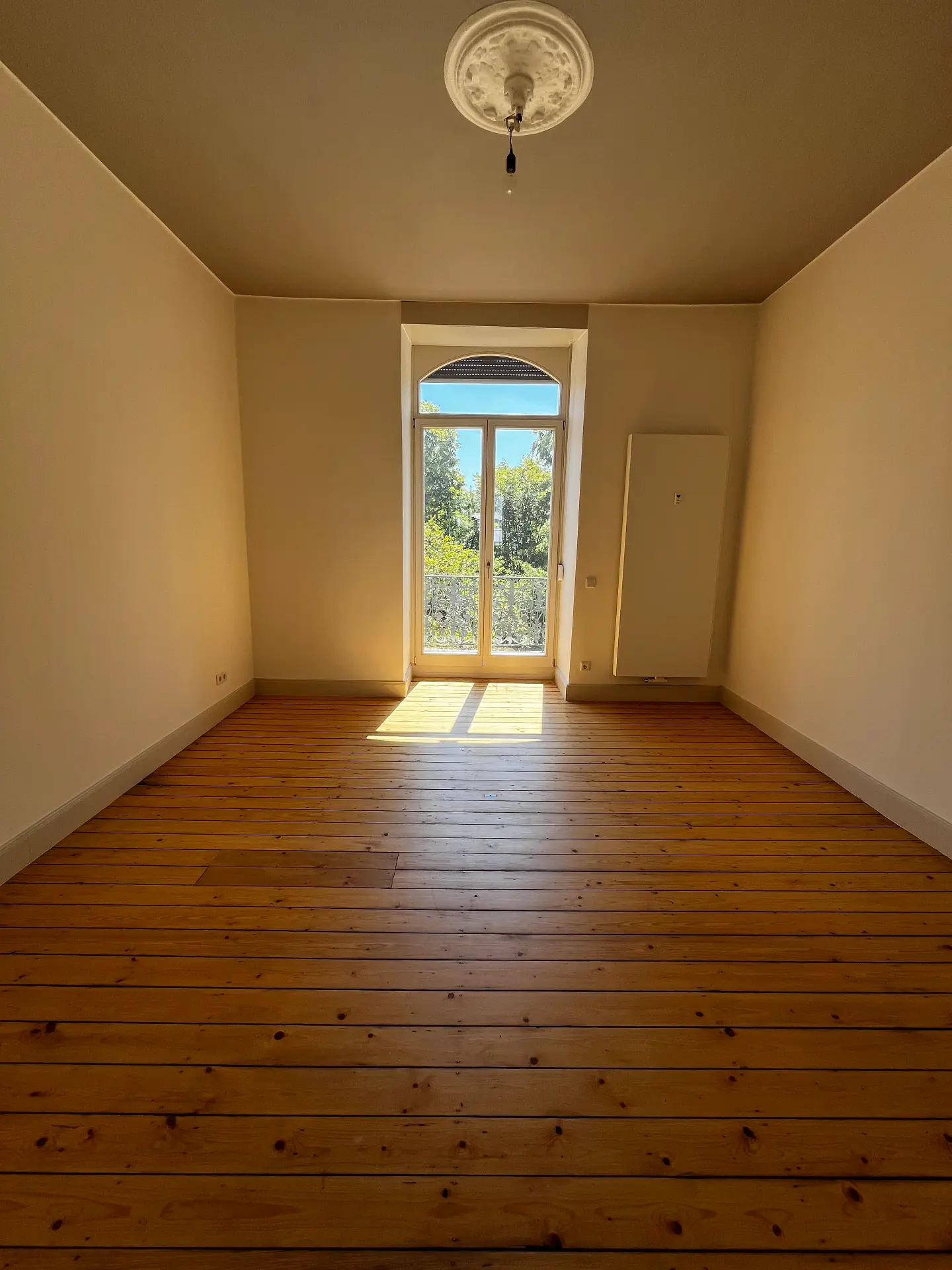 Renovated penthouse with balcony and roof terrace – thumbnail 7